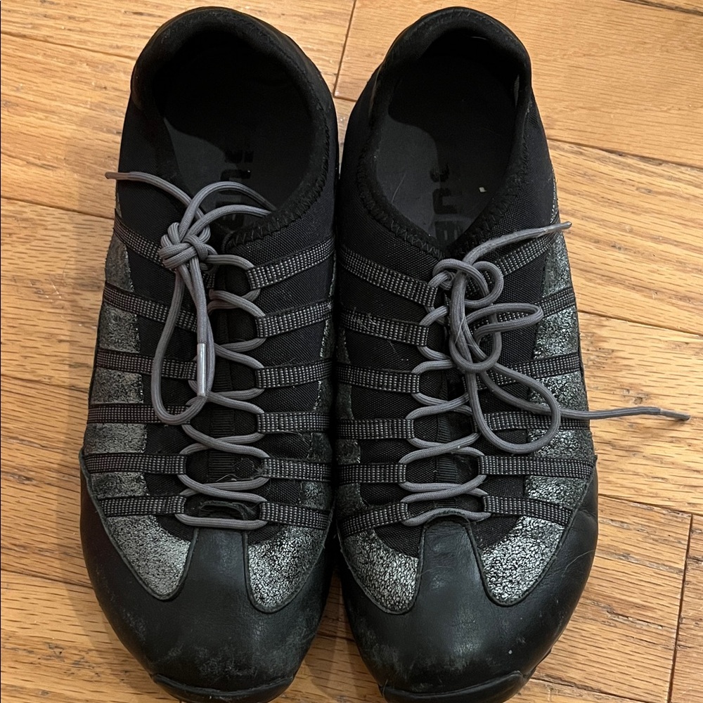 Tsubo Black and Silver Sneakers